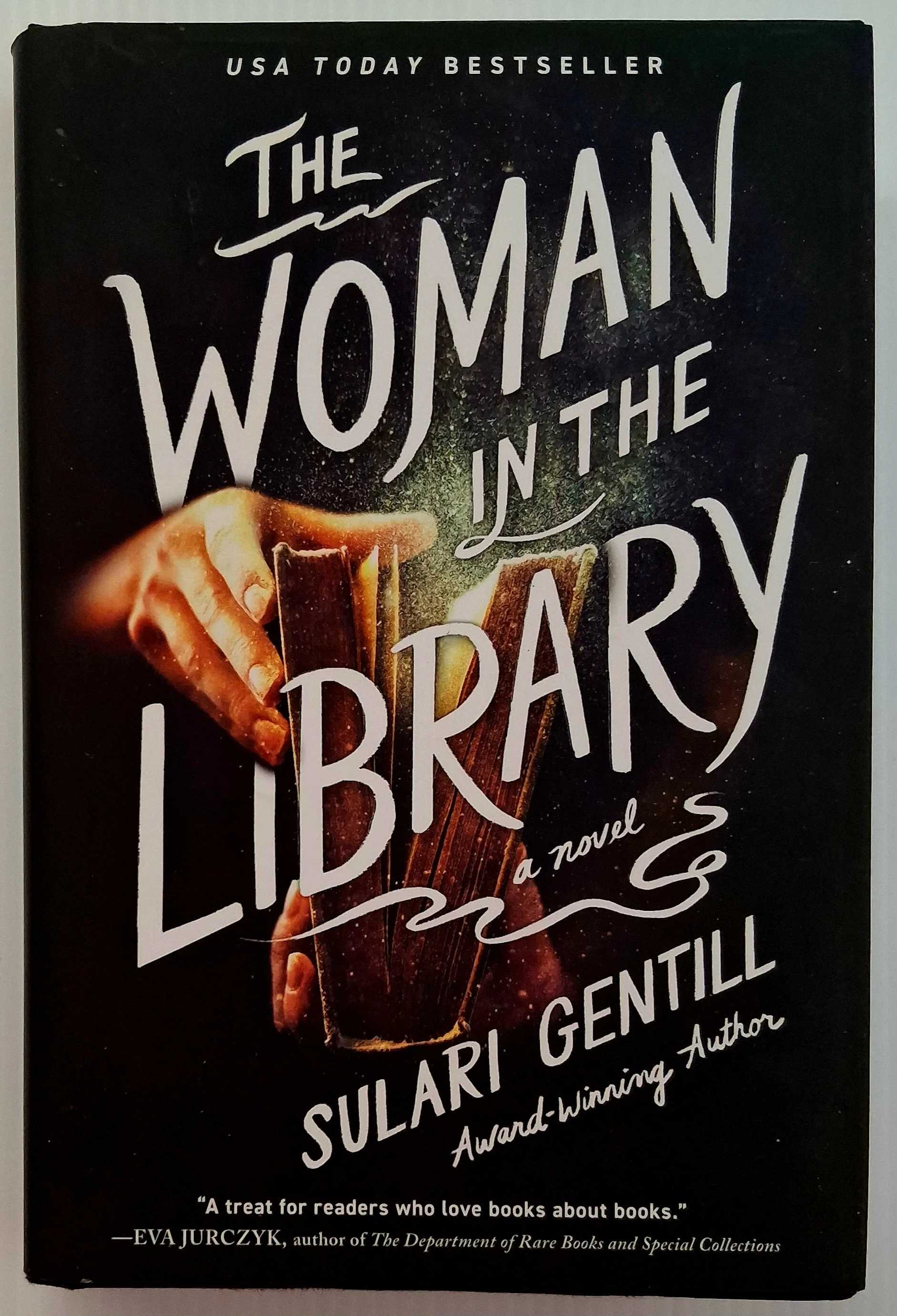 THE WOMAN IN THE LIBRARY - Sulari Gentill