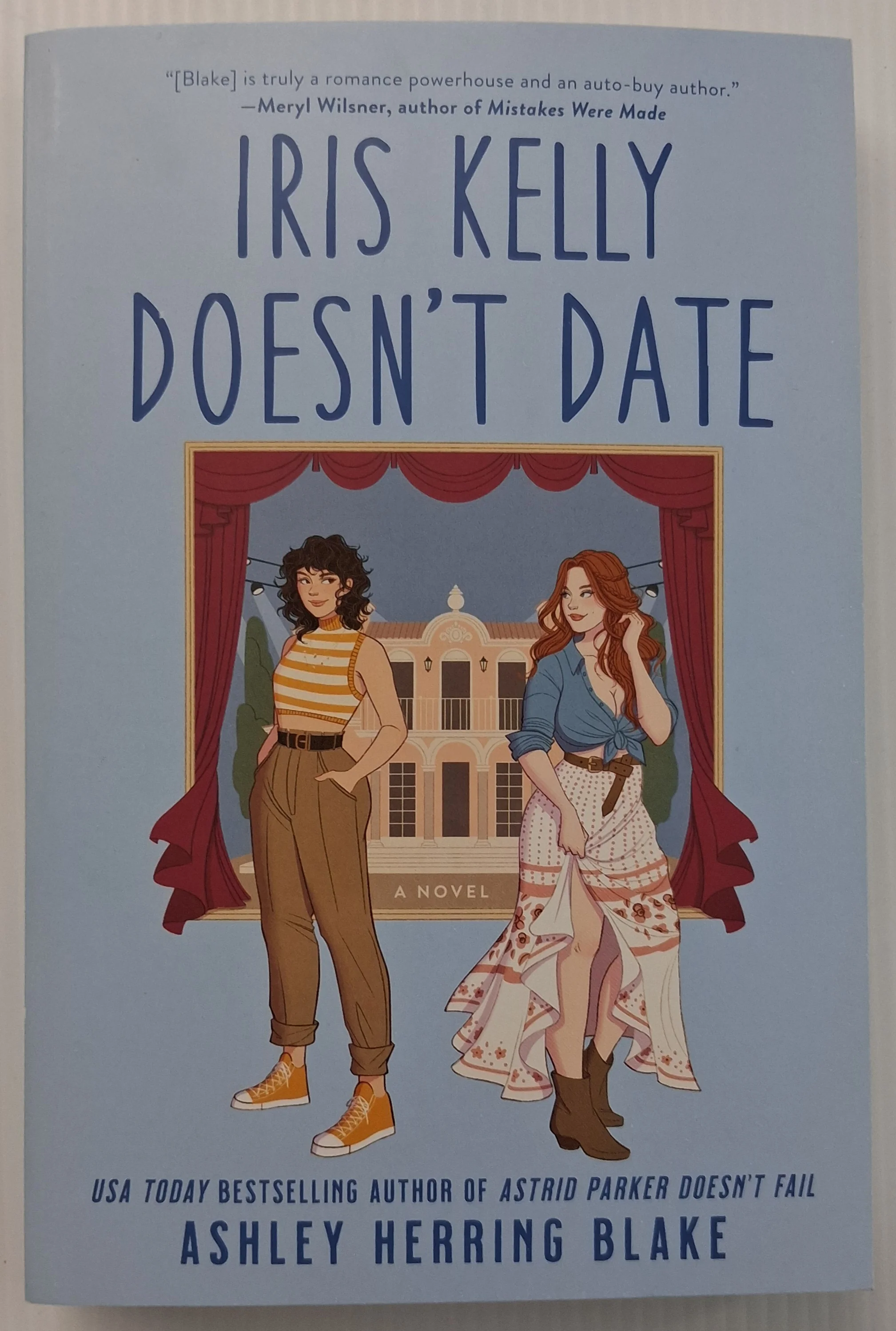 IRIS KELLY DOESN'T DATE - Ashley Herring Blake
